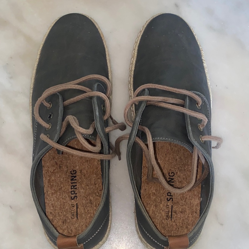 Call It Spring Men's Black and Tan Oxfords